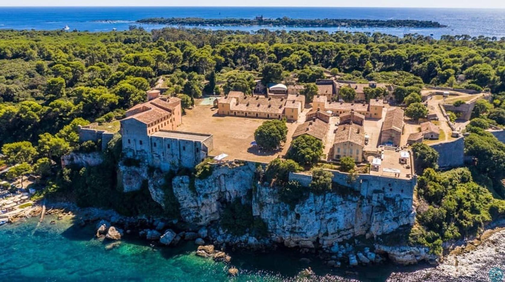 Francia Superbe F3 Balcon Vue Piscine